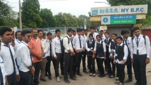STUDENTS LISTENING ABOUT THE INDUSTRIAL FUNCTIONING AT BHARAT PUMPS & COMPRESSORS LTD. ,ALLAHABAD
